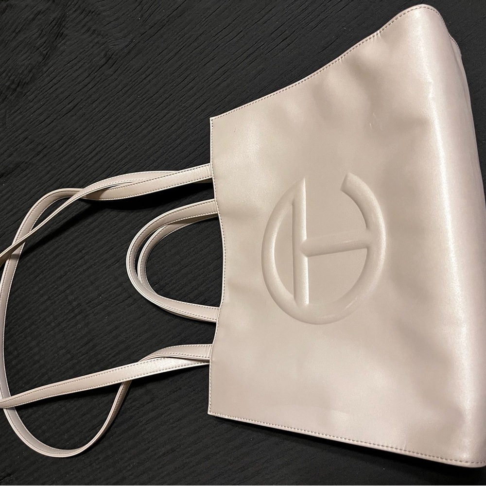 Medium Telfar bag